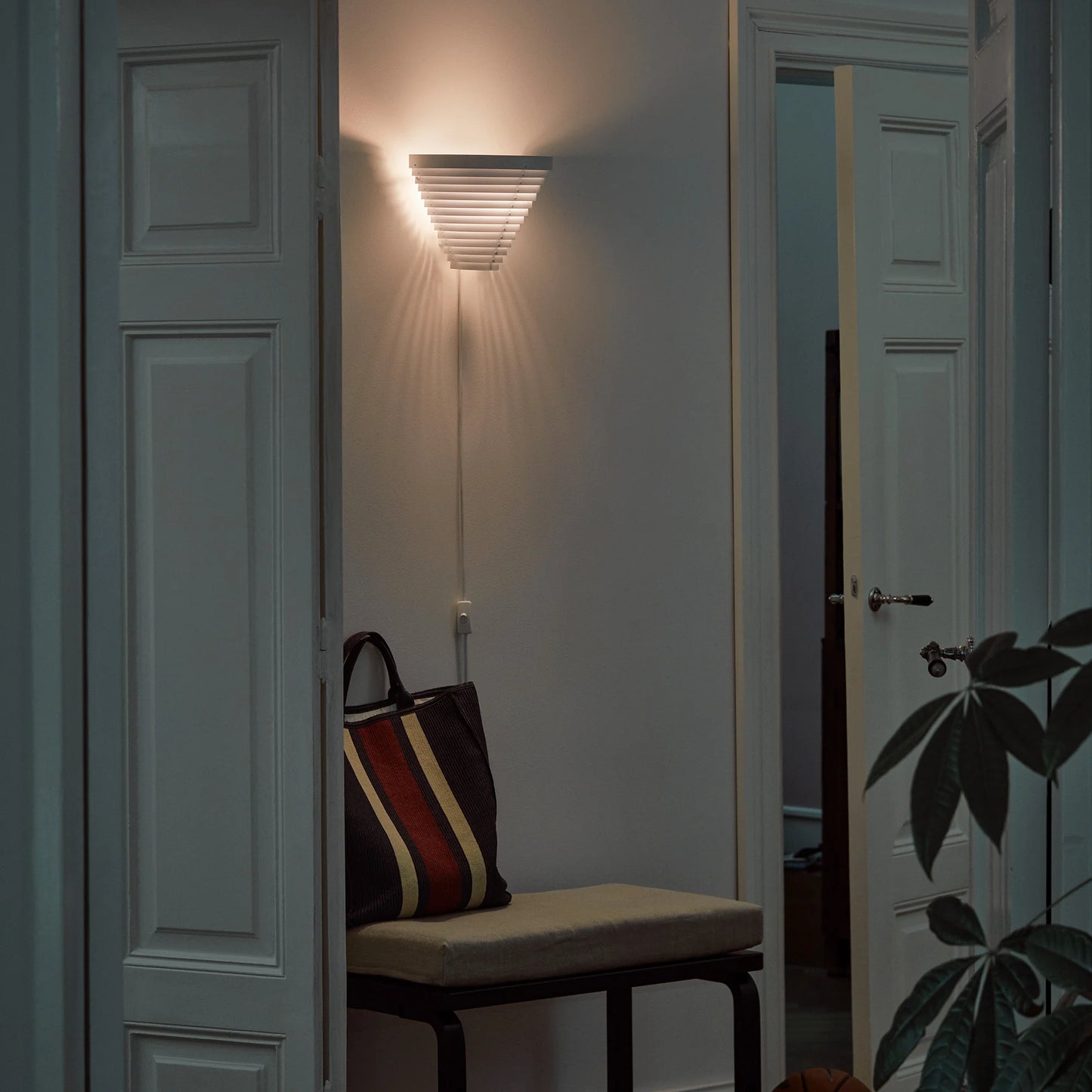 A910 Wall Lamp | Alvar Aalto, 1990