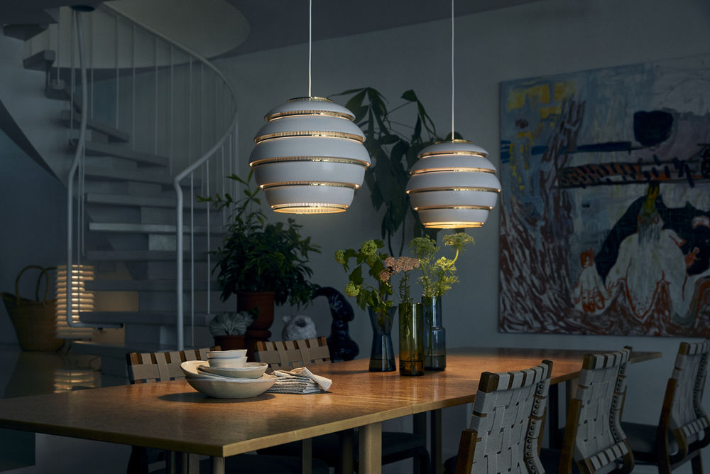 A331 "Mehiläispesä" riippuvalaisin | Alvar Aalto, 1953