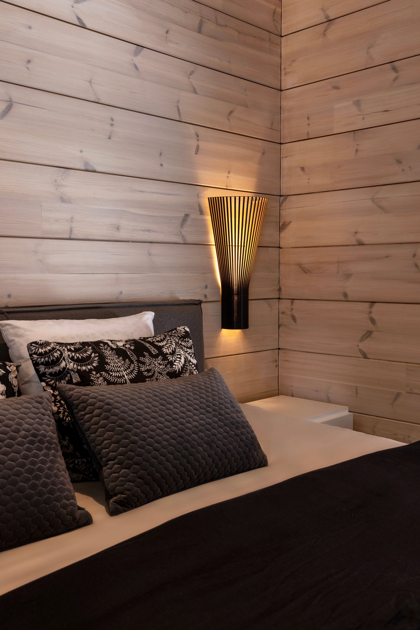 Secto 4230 Wall Lamp | Seppo Koho