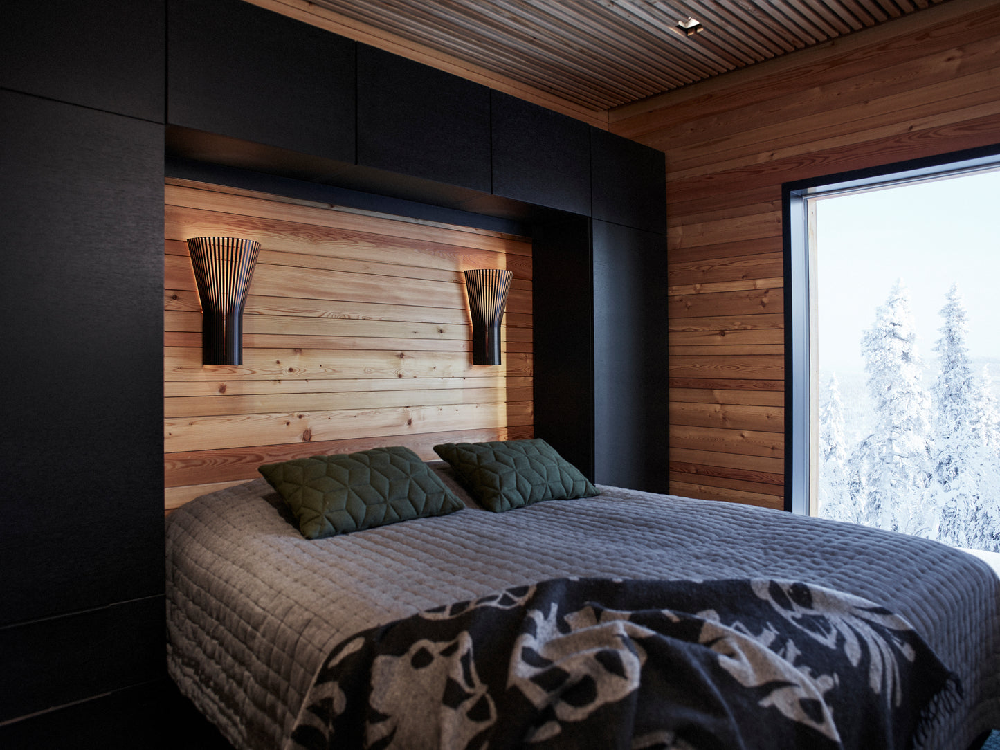 Secto Small 4231 Wall Lamp | Seppo Koho