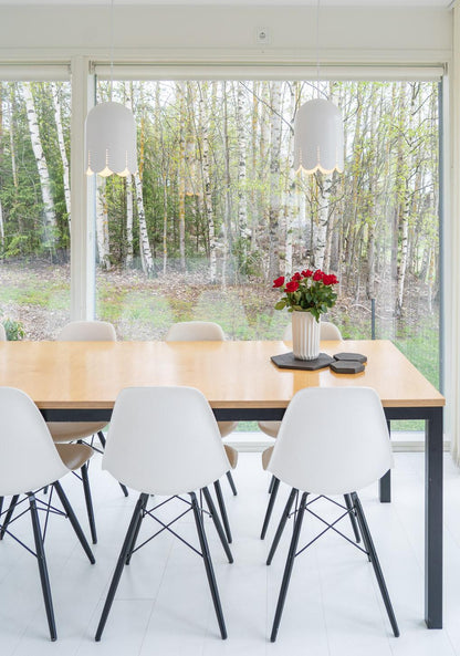 Kielo riippuvalaisin | Laura Väre