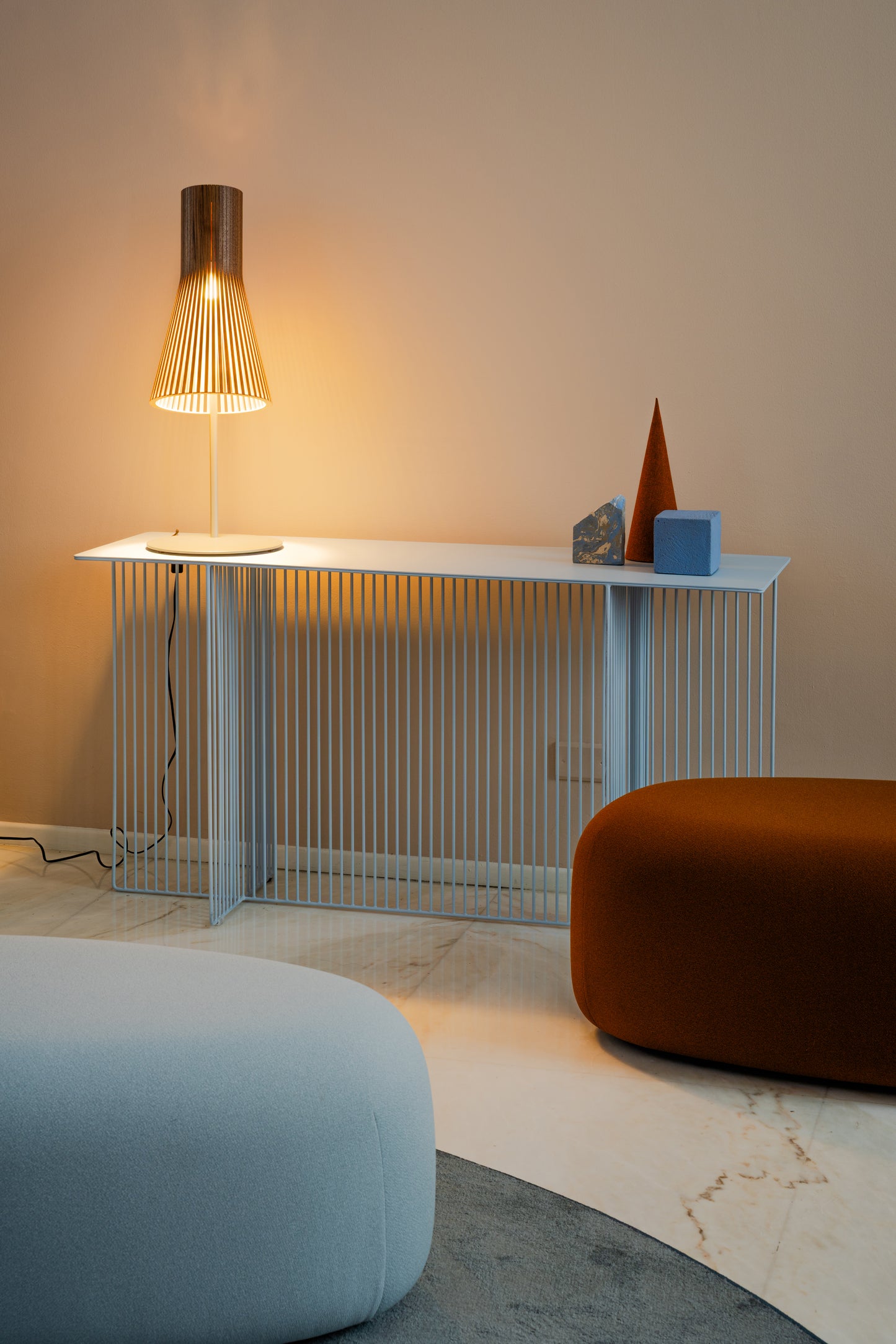 Secto 4220 Table Lamp | Seppo Koho