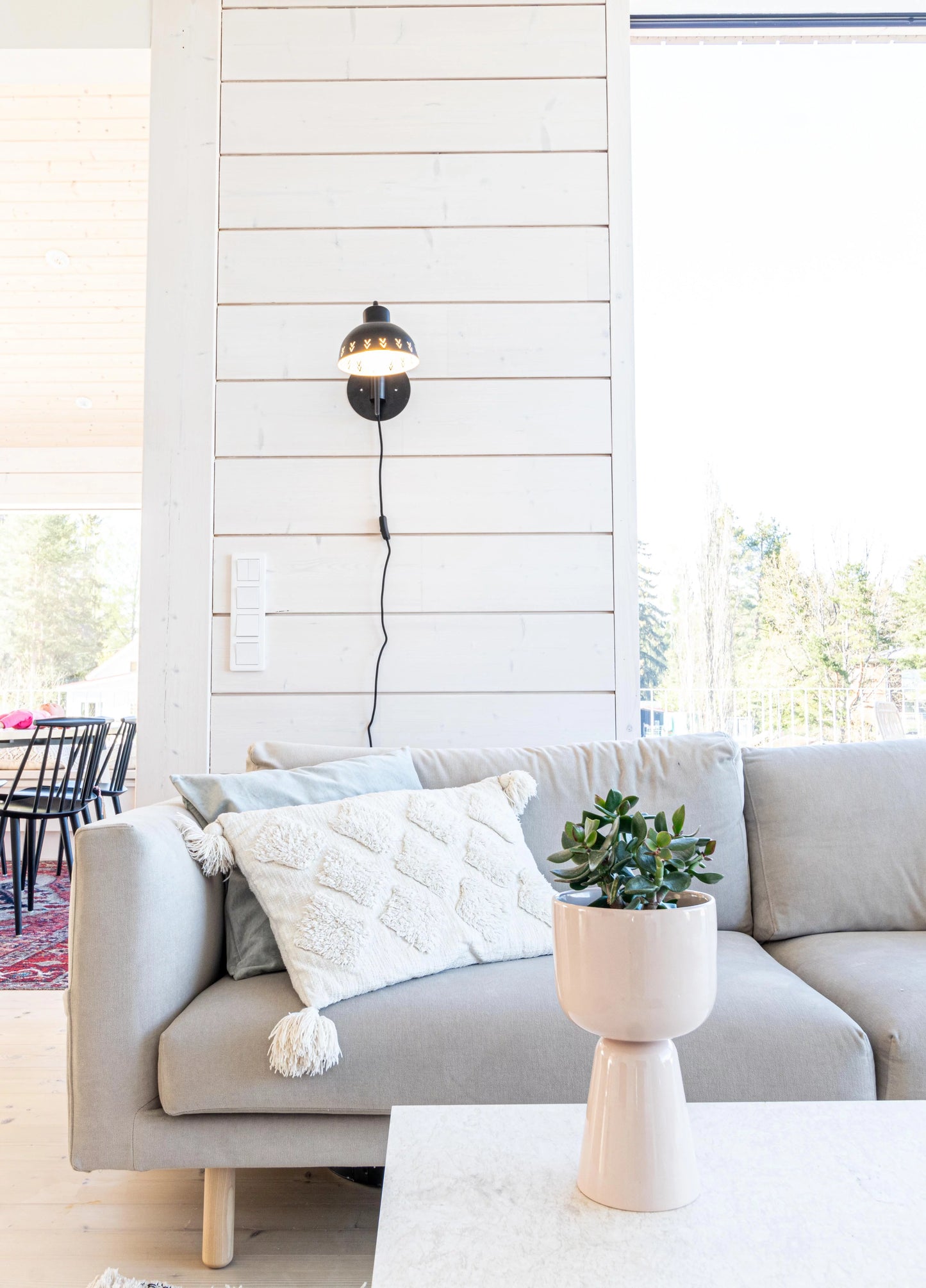 Vilja seinävalaisin | Jenni Inkeroinen