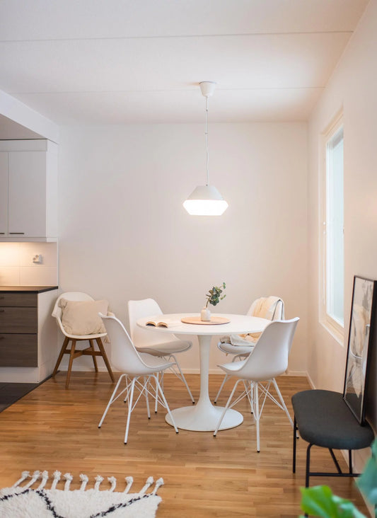 Poiju riippuvalaisin | Matti Syrjälä